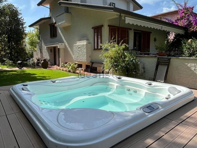Casa in affitto a Vittoria Apuana, Forte Dei Marmi