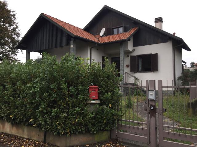 Casa in affitto a Carnago, Lombardia