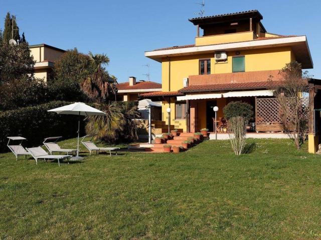 Casa in affitto a Palazzo Del Pero, Toscana