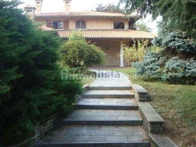 Casa in affitto a Brenna, Lombardia
