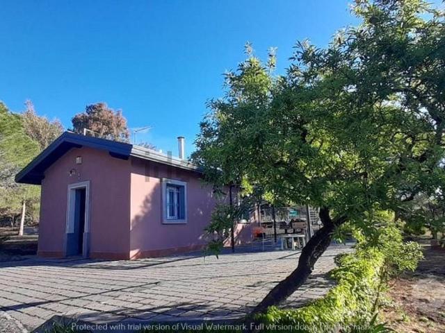 Casa in affitto a Nicolosi, Sicilia