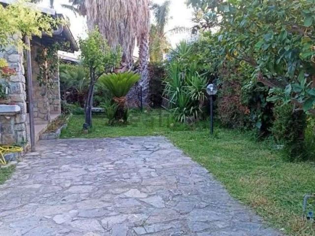 Casa in affitto a Campofelice Di Roccella, Sicilia