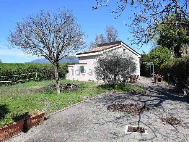 Casa in affitto a Borroni, Foligno