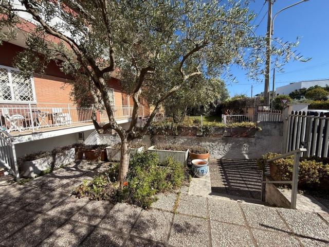 Casa in affitto a Lido di Marechiaro, Roma Capitale