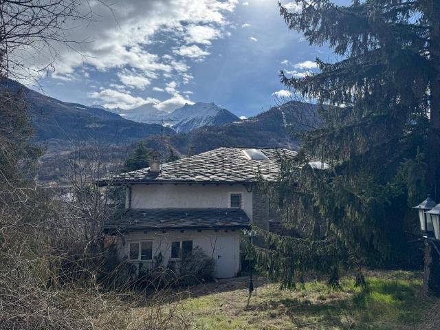 Casa in vendita a Saint Pierre, Aosta