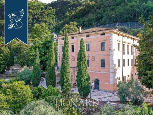 Casa in vendita a Esperia, Lazio