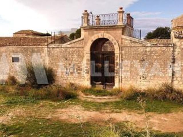 Casa in vendita a Modica, Ragusa