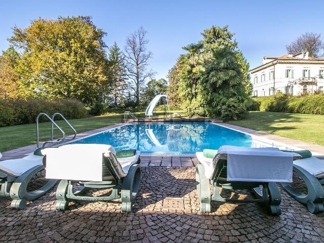 Casa in vendita a Albiolo, Lombardia