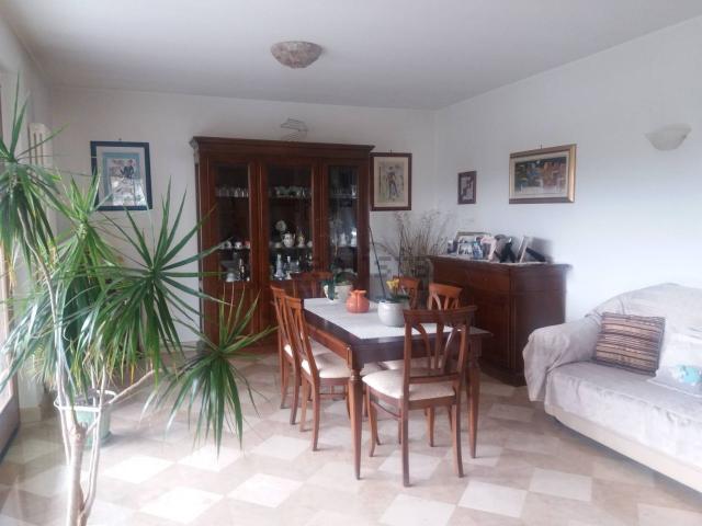 Casa in vendita a Villa Rosa, Marche
