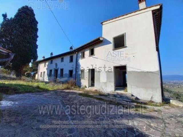 Casa in vendita a La Vergine, Carmignano