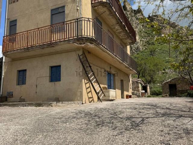 Casa in vendita a Santa Lucia, Troina