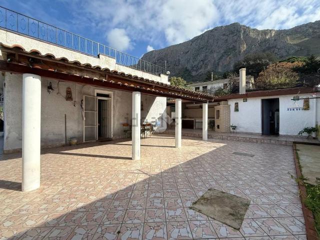 Casa in vendita a Terrasini, Sicilia