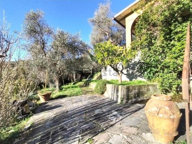 Casa in vendita a Dogana, Luni