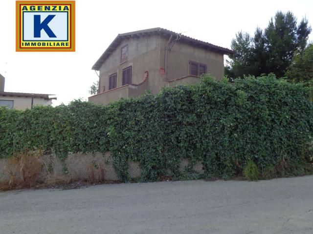 Casa in vendita a Caltanissetta, Sicilia