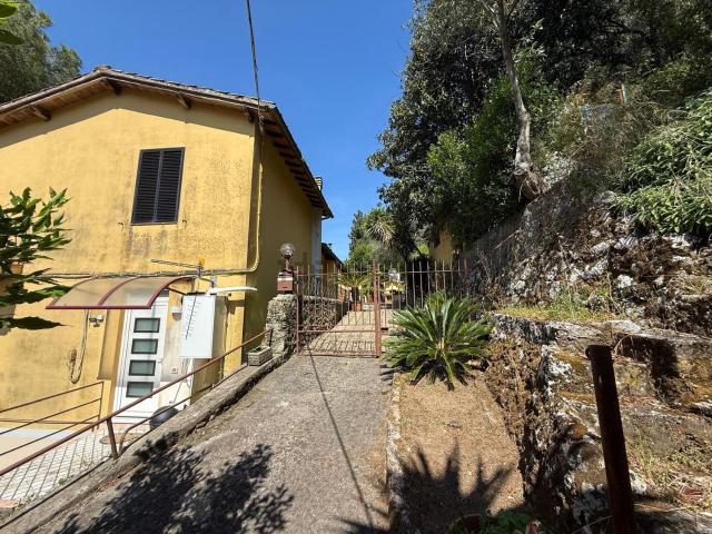 Casa in vendita a Camaiore, Toscana