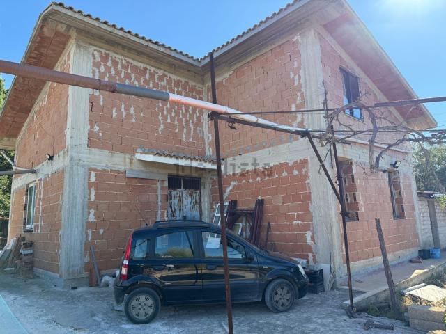 Casa in vendita a Solarino, Siracusa