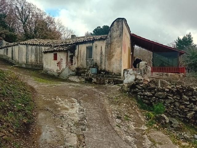 Casa in vendita a Calcerana-Marina, Adrano