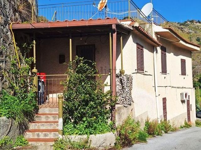 Casa in vendita a Briga Marina, Messina