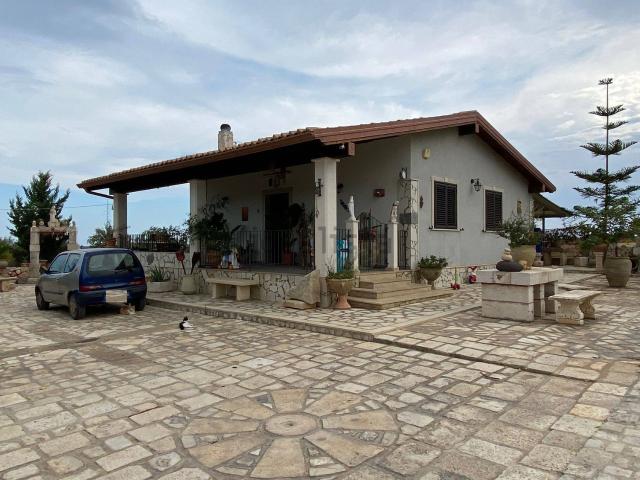 Casa in vendita a Ispica, Ragusa
