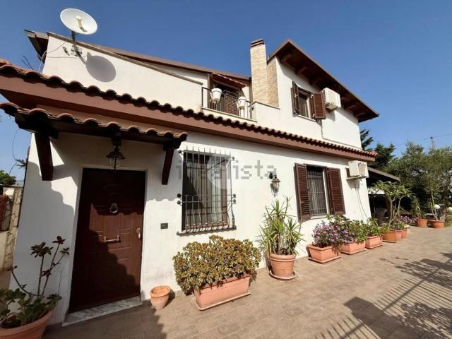 Casa in vendita a Carini, Sicilia