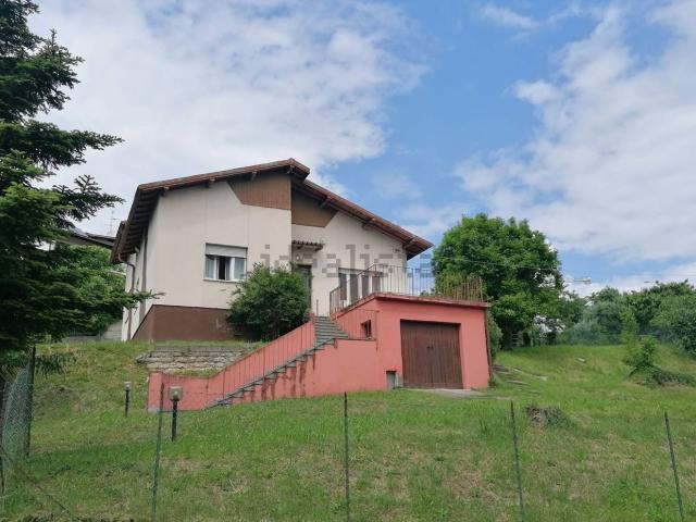Casa in vendita a Civate, Lombardia