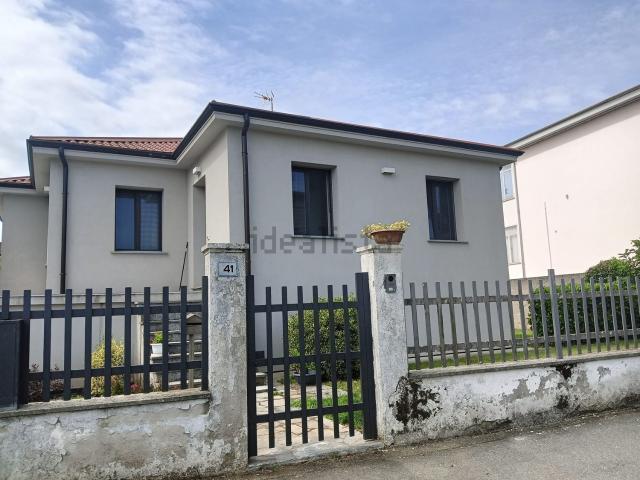 Casa in vendita a Piemonte, Vercelli