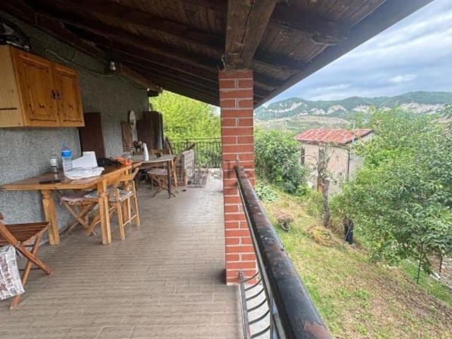 Casa in vendita a Varzi, Lombardia