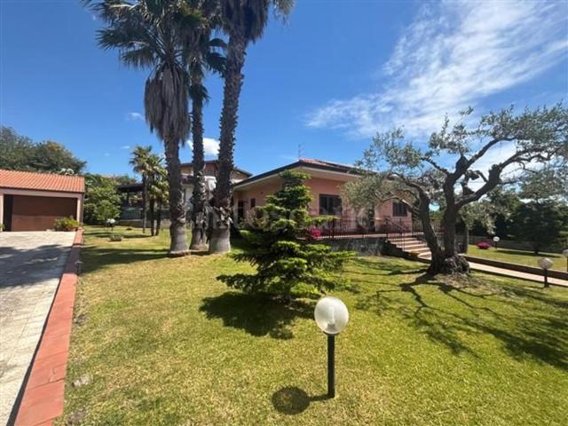 Casa in vendita a Trecastagni, Catania