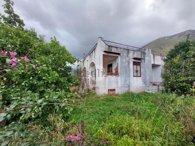 Casa in vendita a Piraineto, Carini
