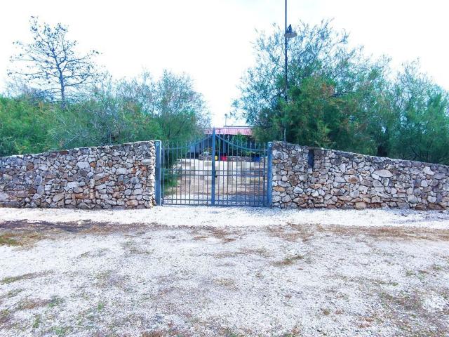Casa in vendita a Punta Grossa, Puglia