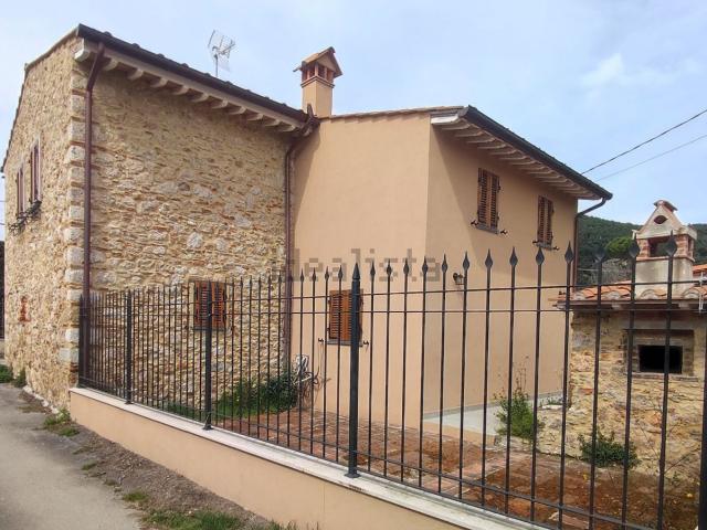 Casa in vendita a Tonfano, Toscana