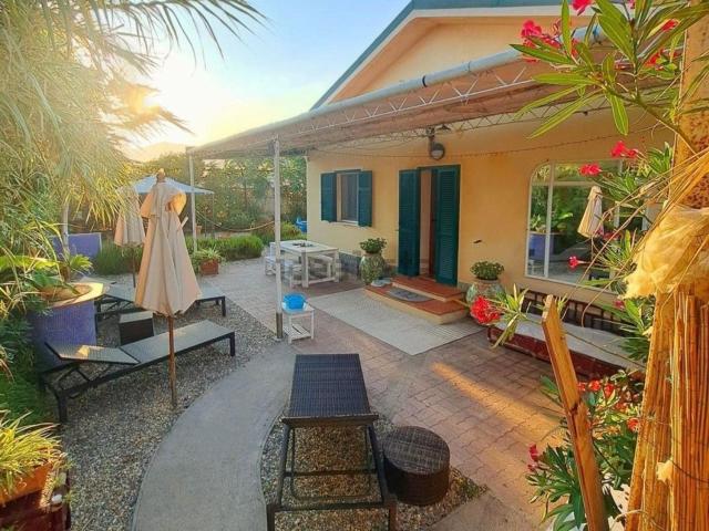 Casa in vendita a Vallecrosia, Liguria