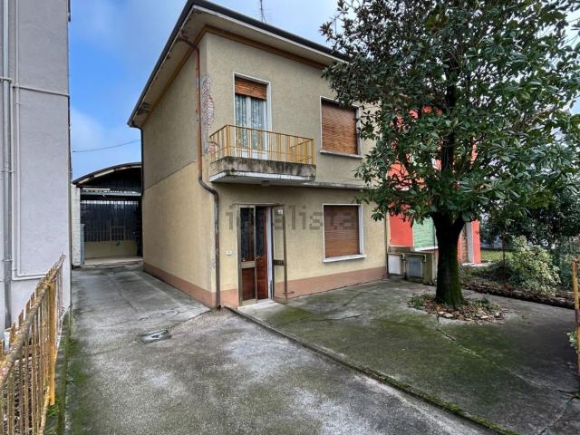 Casa in vendita a Quistello