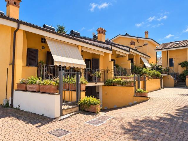 Casa in vendita a Poggio delle Mole, Marino