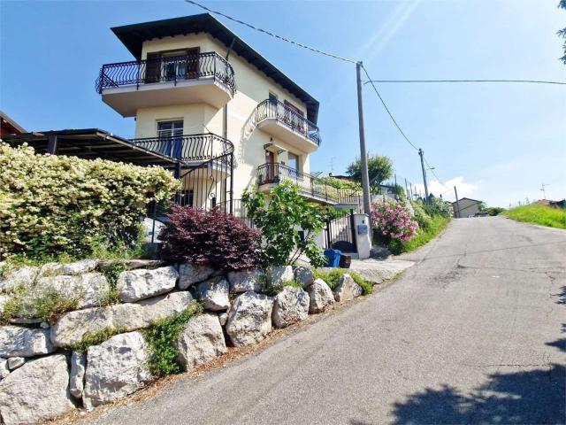 Casa in vendita a Bogno, Besozzo