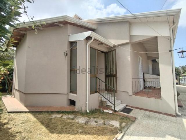 Casa in vendita a Castagnola, Marina Di Massa