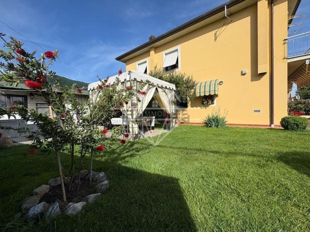 Casa in vendita a Carrara, Toscana