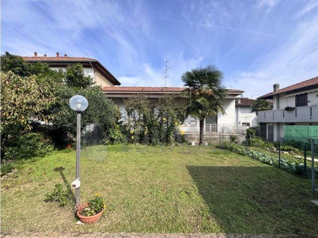 Casa in vendita a Lonate Pozzolo, Lombardia
