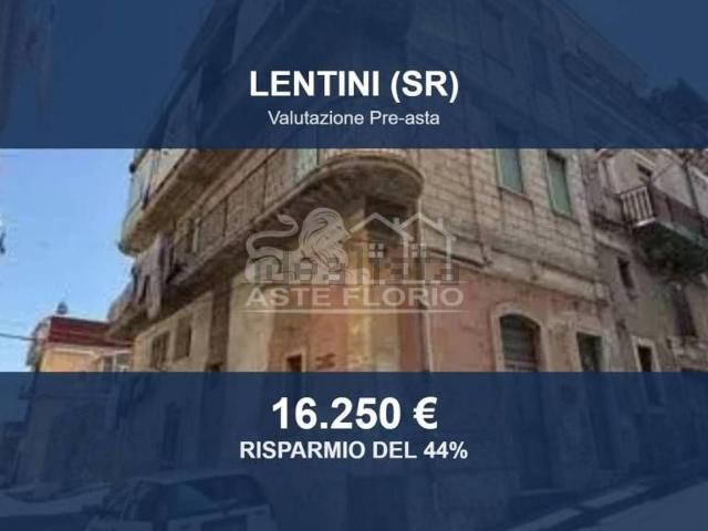 Casa in vendita a Lentini, Sicilia