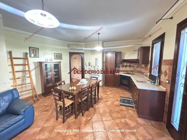 Casa in vendita a Campofelice Di Roccella, Sicilia