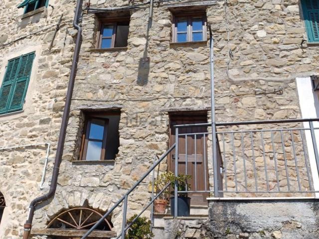 Casa in vendita a Bajardo, Liguria