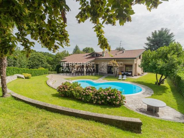Casa in vendita a Inverigo, Lombardia