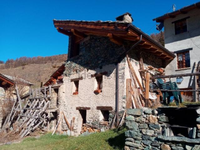 Casa in vendita a Nus, Aosta