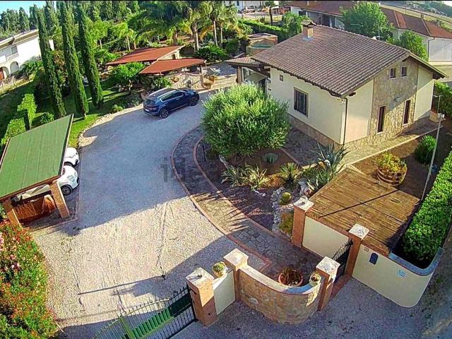 Casa in vendita a Latina, Lazio