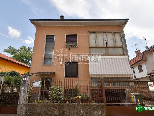 Casa in vendita a Cologno Monzese, Lombardia