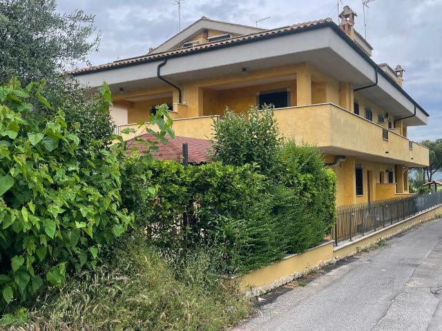 Casa in vendita a Guidonia Montecelio, Roma Capitale
