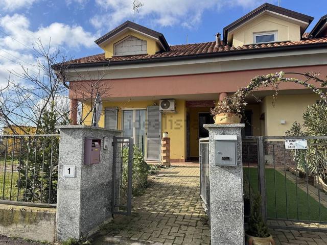 Casa in vendita a Altomasso, Voghera