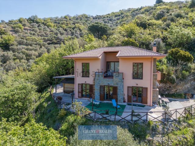 Casa in vendita a Montecorice, Campania
