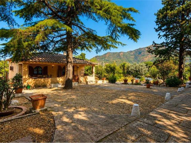 Casa in vendita a Sinnai, Sardigna/Sardegna