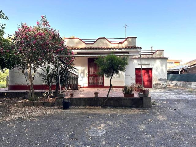 Casa in vendita a Villaggio San Giorgio, Catania